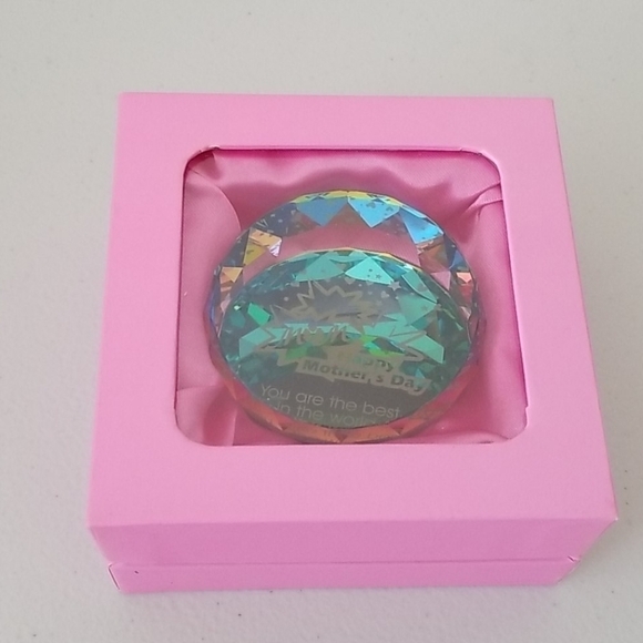 Crystal Paperweight with Mother's day message - Picture 2 of 5